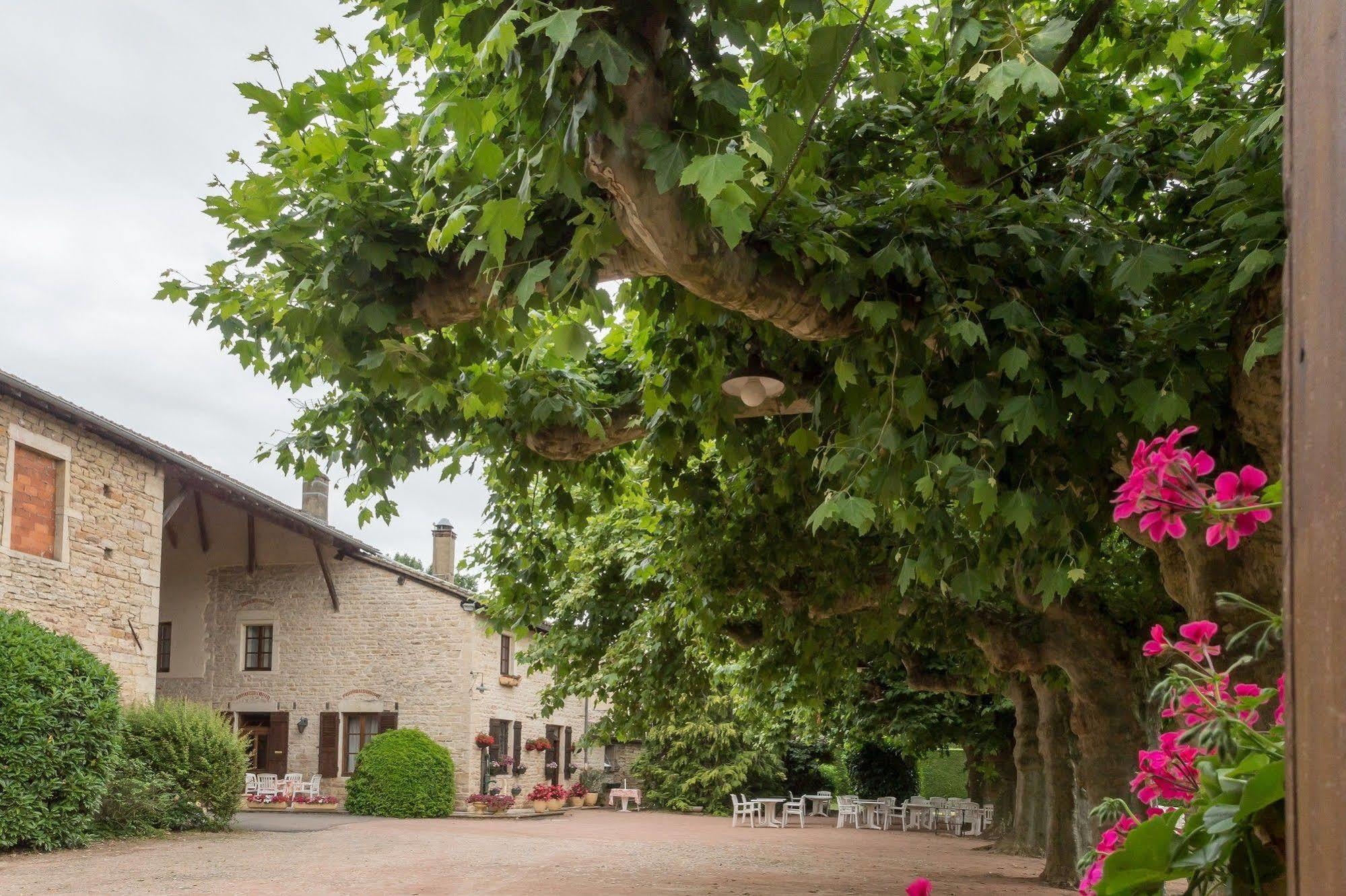 Logis Hotel Les Platanes Reyssouze ภายนอก รูปภาพ