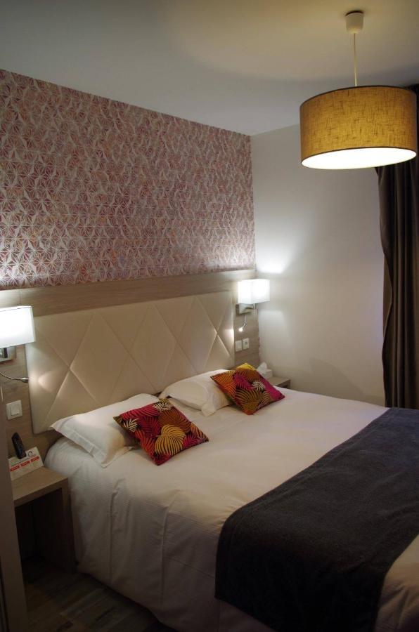 Logis Hotel Les Platanes Reyssouze ภายนอก รูปภาพ